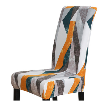 Stuhlbezüge mit einem Muster mit hellen geometrischen Formen