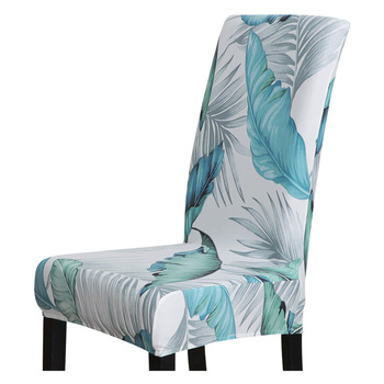 Stuhlbezüge mit einem hellen Muster von blauen Blättern