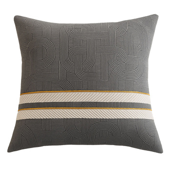 DUNKELGRAUE KISSENHÜLLE MIT GOLDENER PIPING